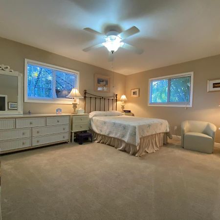 This Homestay Oasis Is The Cape'S Best Place To Stay Cape Coral Exteriér fotografie