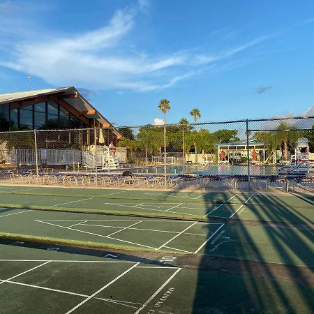 This Homestay Oasis Is The Cape'S Best Place To Stay Cape Coral Exteriér fotografie