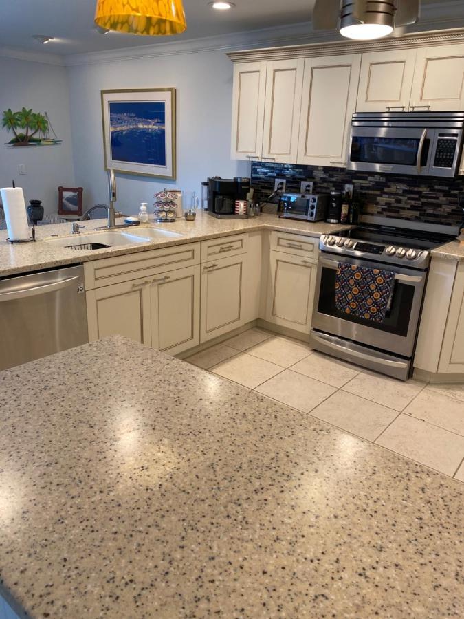 This Homestay Oasis Is The Cape'S Best Place To Stay Cape Coral Exteriér fotografie