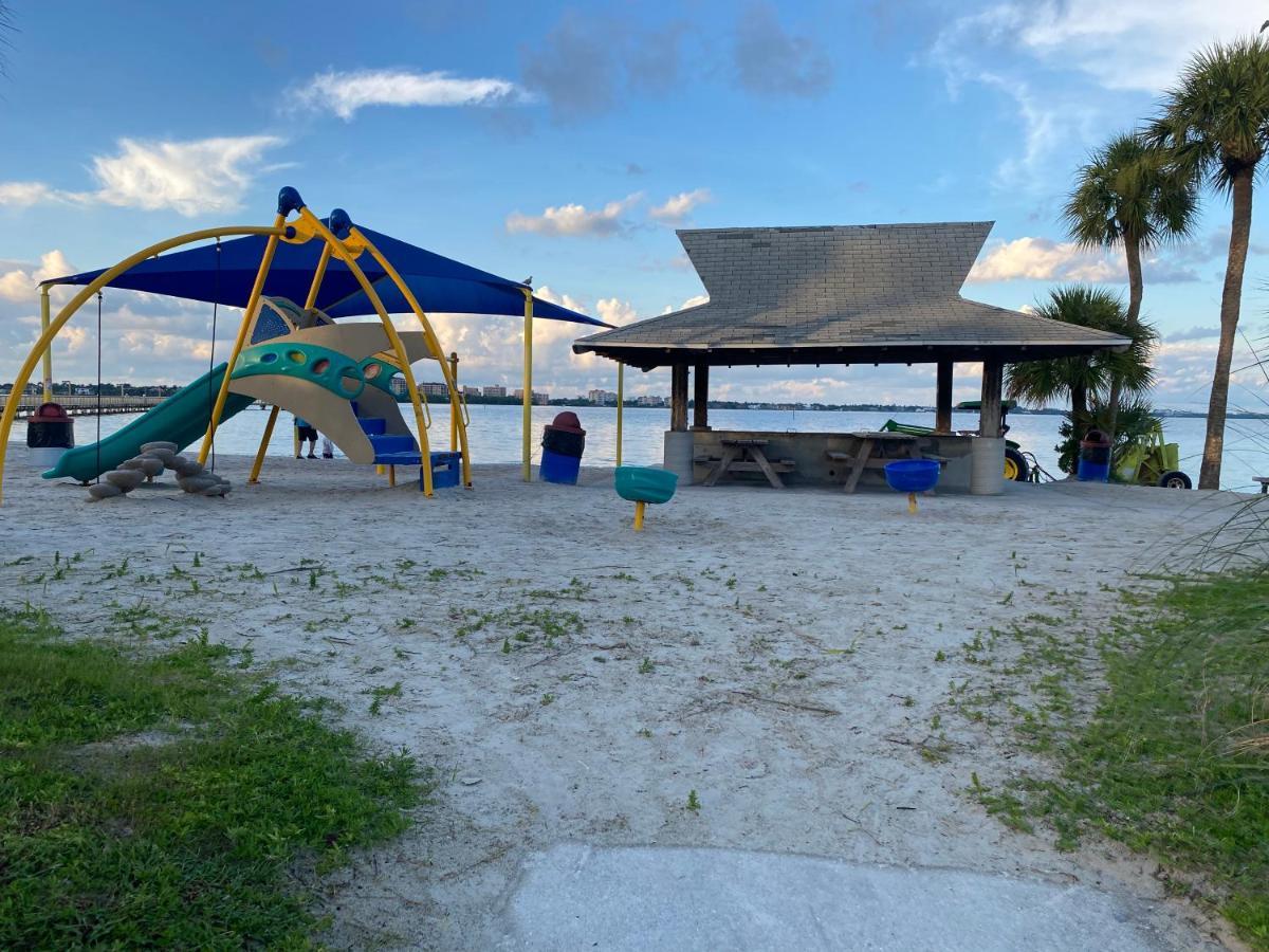 This Homestay Oasis Is The Cape'S Best Place To Stay Cape Coral Exteriér fotografie