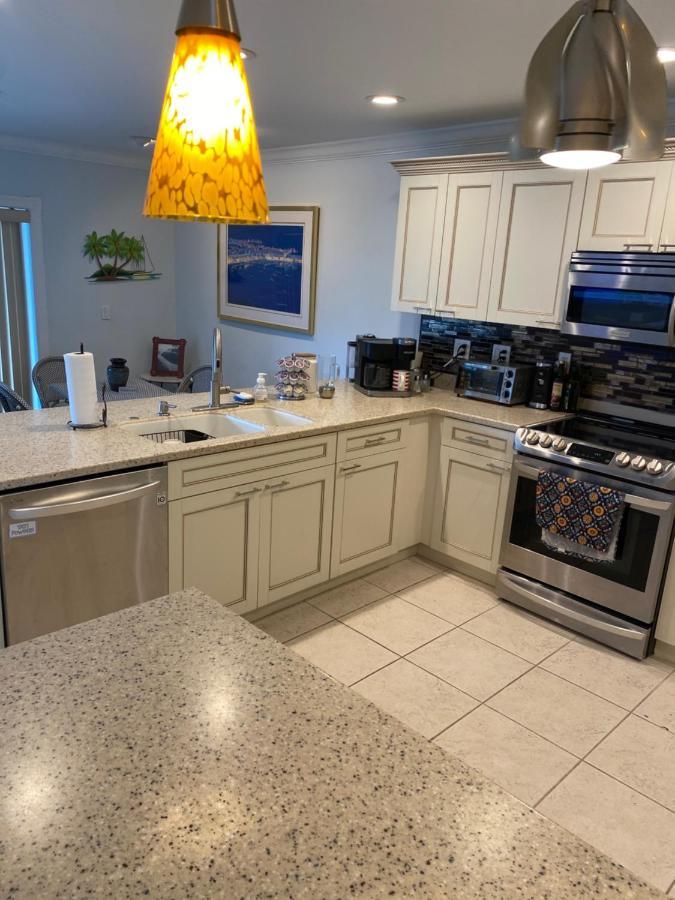 This Homestay Oasis Is The Cape'S Best Place To Stay Cape Coral Exteriér fotografie